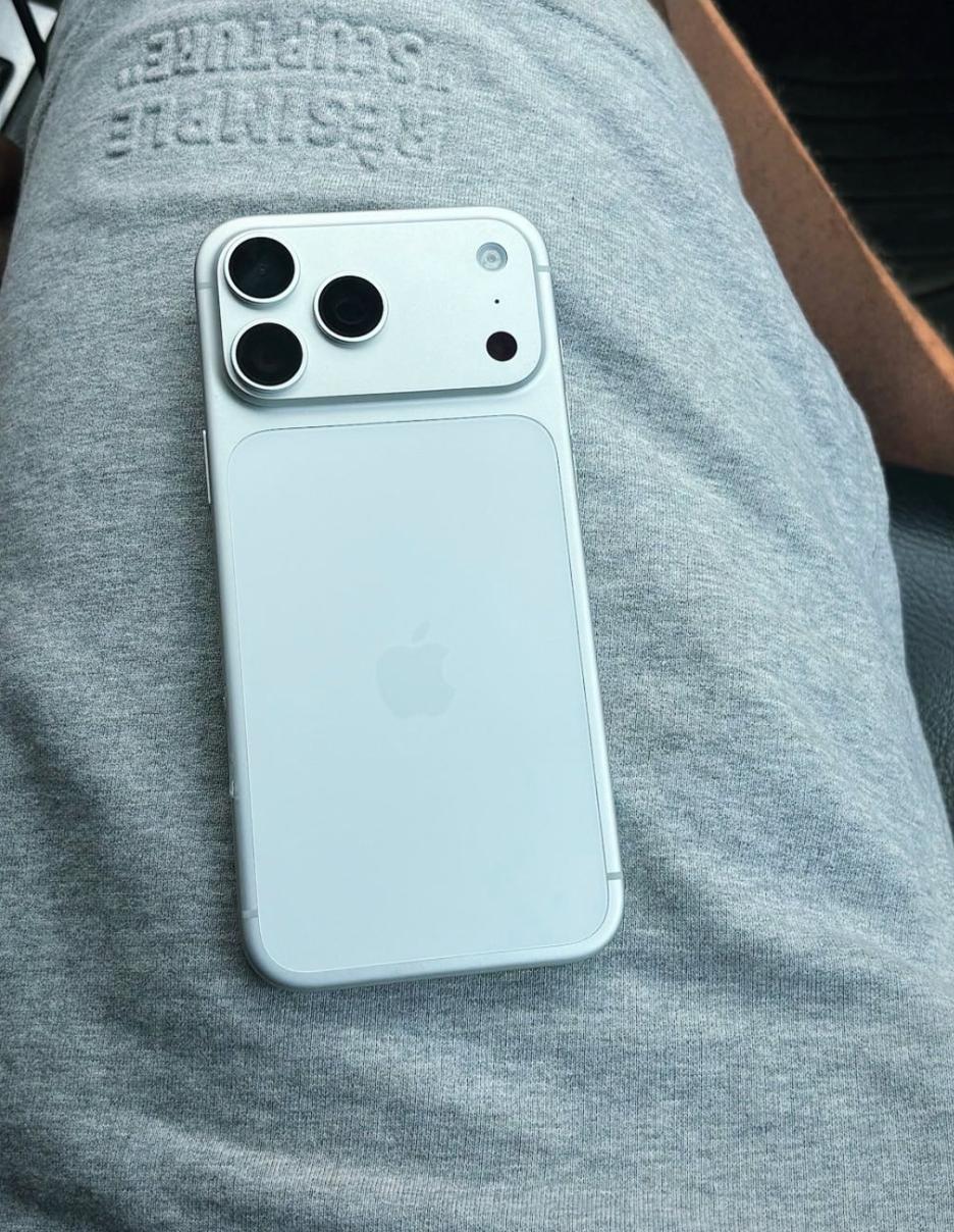 iOS 26算不算苹果历史上最失败的版本呢，个人感觉有点接近，毕竟我每年都换新i