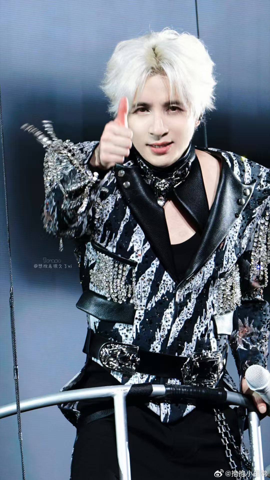 和薛之谦的真诚撞了个满怀粉上薛之谦才明白的事 原来一个歌手可以对舞台这么较真，从