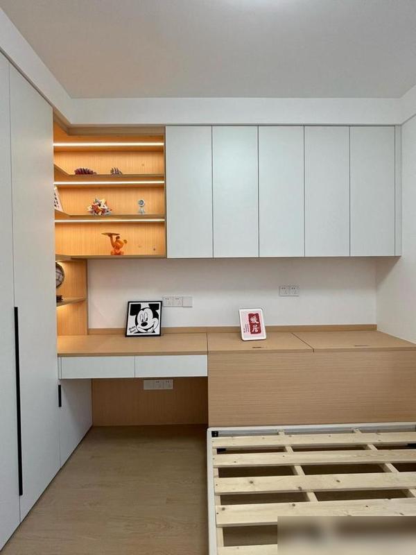 住了半年小卧室，现在越想越庆幸当初听劝改造！现在商品房大多厅大房小，放张床就没地