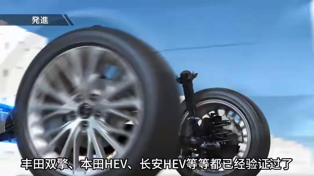 别急着买油车了。
更别跟风买纯电车。
今年真正该盯着的，是HEV油混。

吉利刚