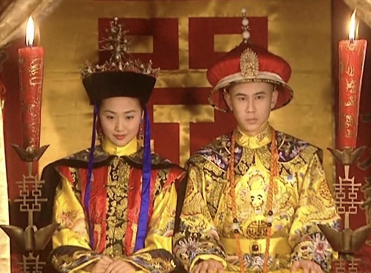大清皇后孟古青被废回家生下龙子，皇帝欲迎她回宫，娘家威胁要出兵！
1653年的迁