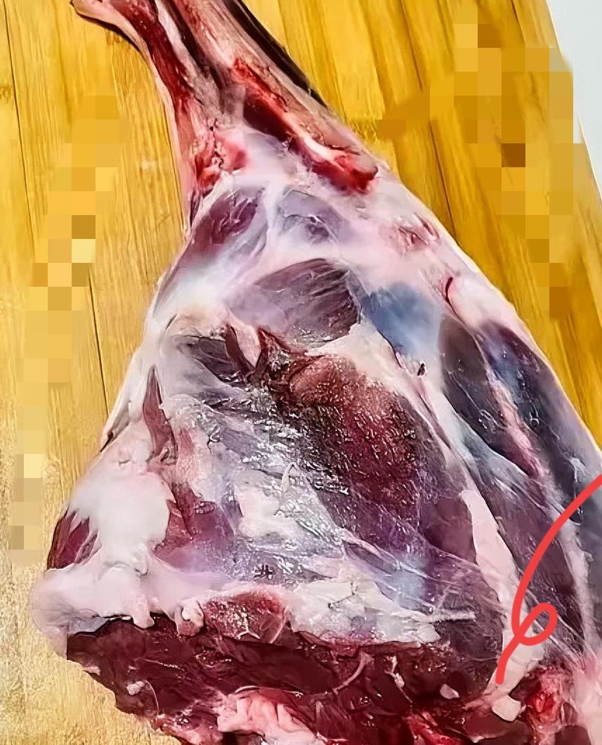 老公的乡下侄儿，去年来城里开饭店，找我们借了10万块钱。
今天侄儿过来还钱，不但