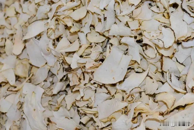 男子吃完一盒魔芋干致肠梗阻 男子吃完一盒魔芋干患肠梗阻
魔芋近来热度颇高，不少人