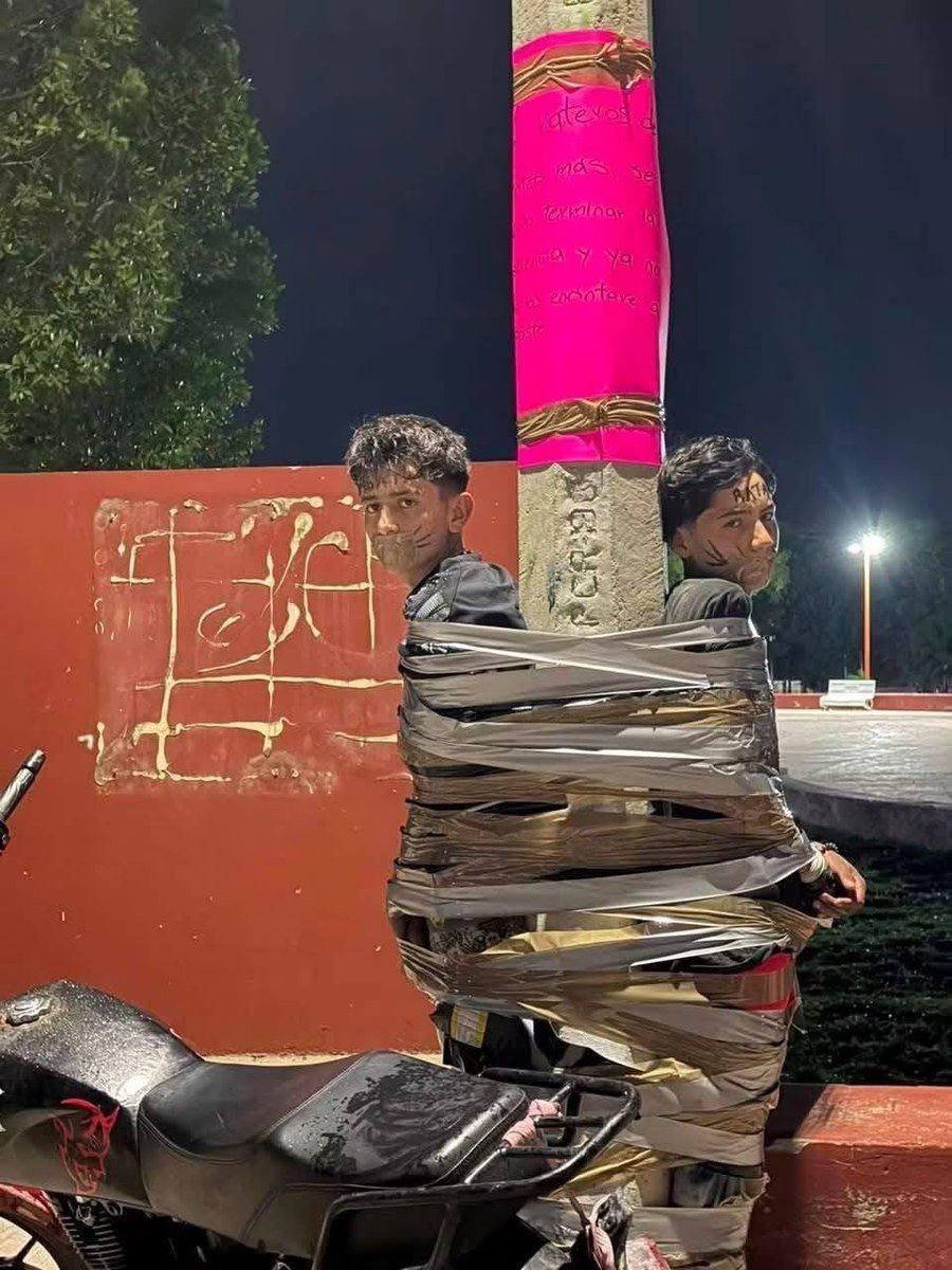 墨西哥现在有了自己的“蝙蝠侠”：他夜间追捕摩托车窃贼，并将他们用胶带绑在路灯杆上
