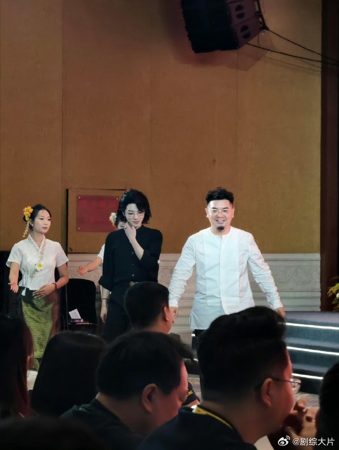 华晨宇华晨宇重点品牌联合创始人 谁看完直接存满现场图！华老板以联合创始人身份亮相
