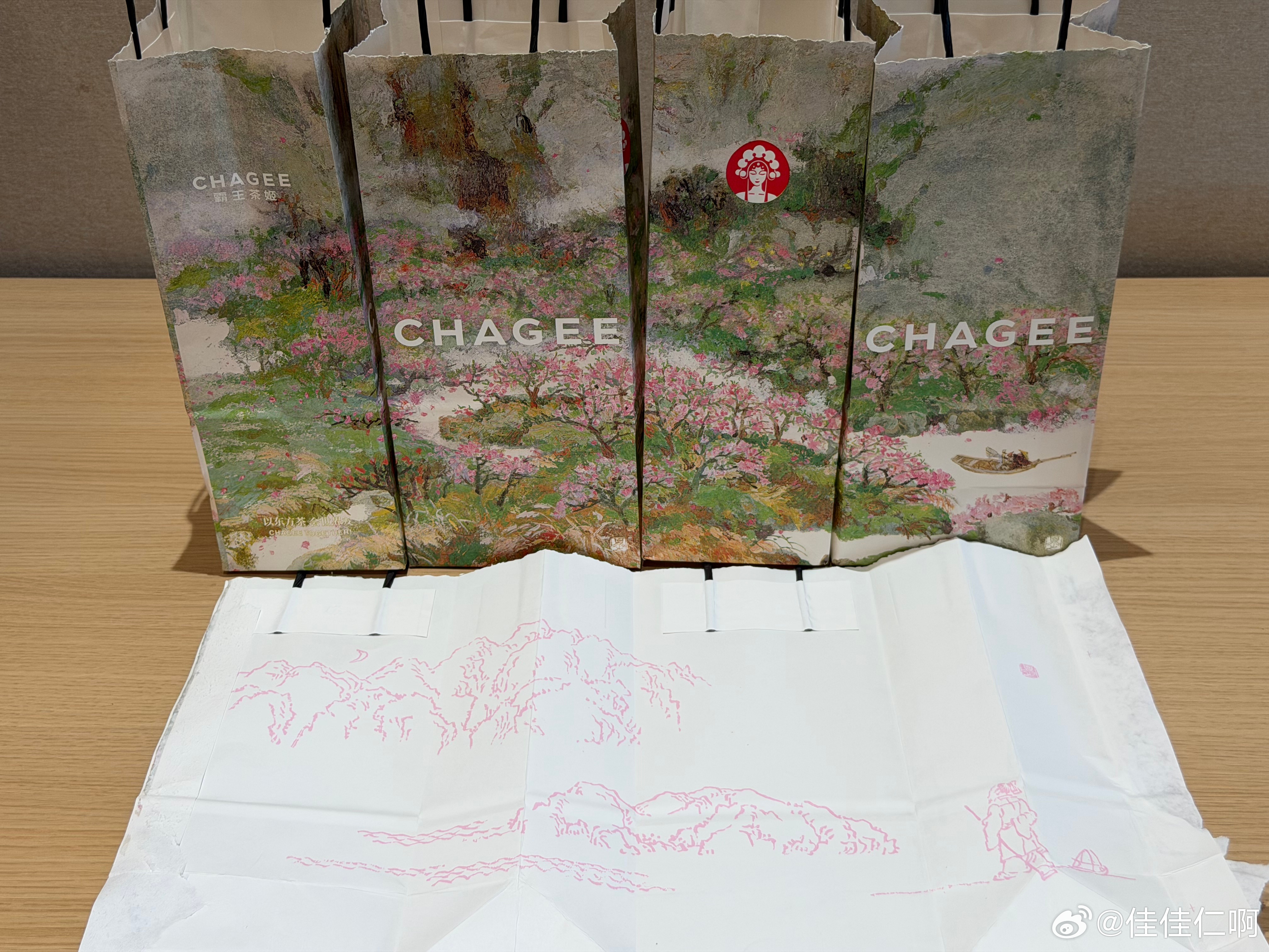 拼一起是一幅画，单独拆开还能跟闺蜜一起填色🎨！你可以永远相信姬姐的审美🐮🍺
