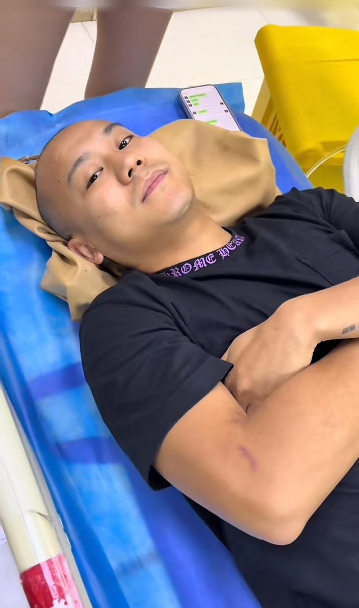 曹芳受伤，曹岩也因此离篮球越来越远，众所周知，曹岩这几年虽然没有离开篮球，但都是