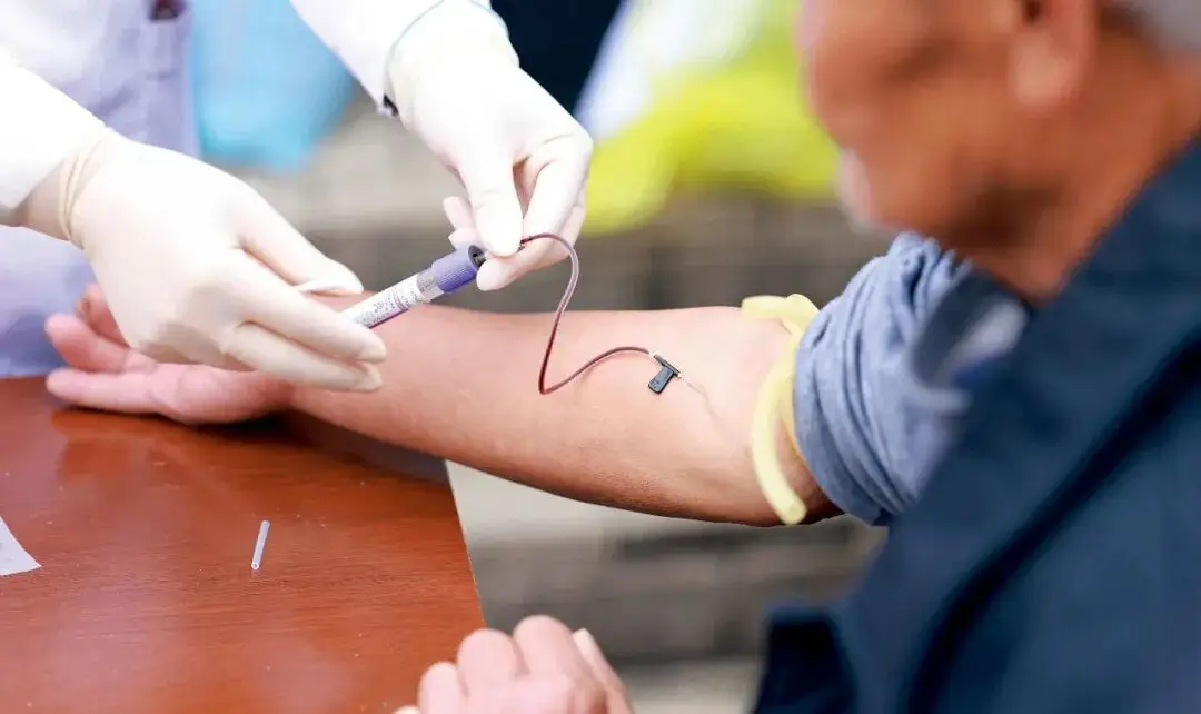 【老年艾滋病感染人数快速上升，他们是怎么得的病？ 】浙江新发HIV中老年群体已占