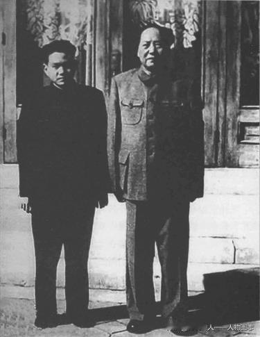 毛泽东与李银桥合影