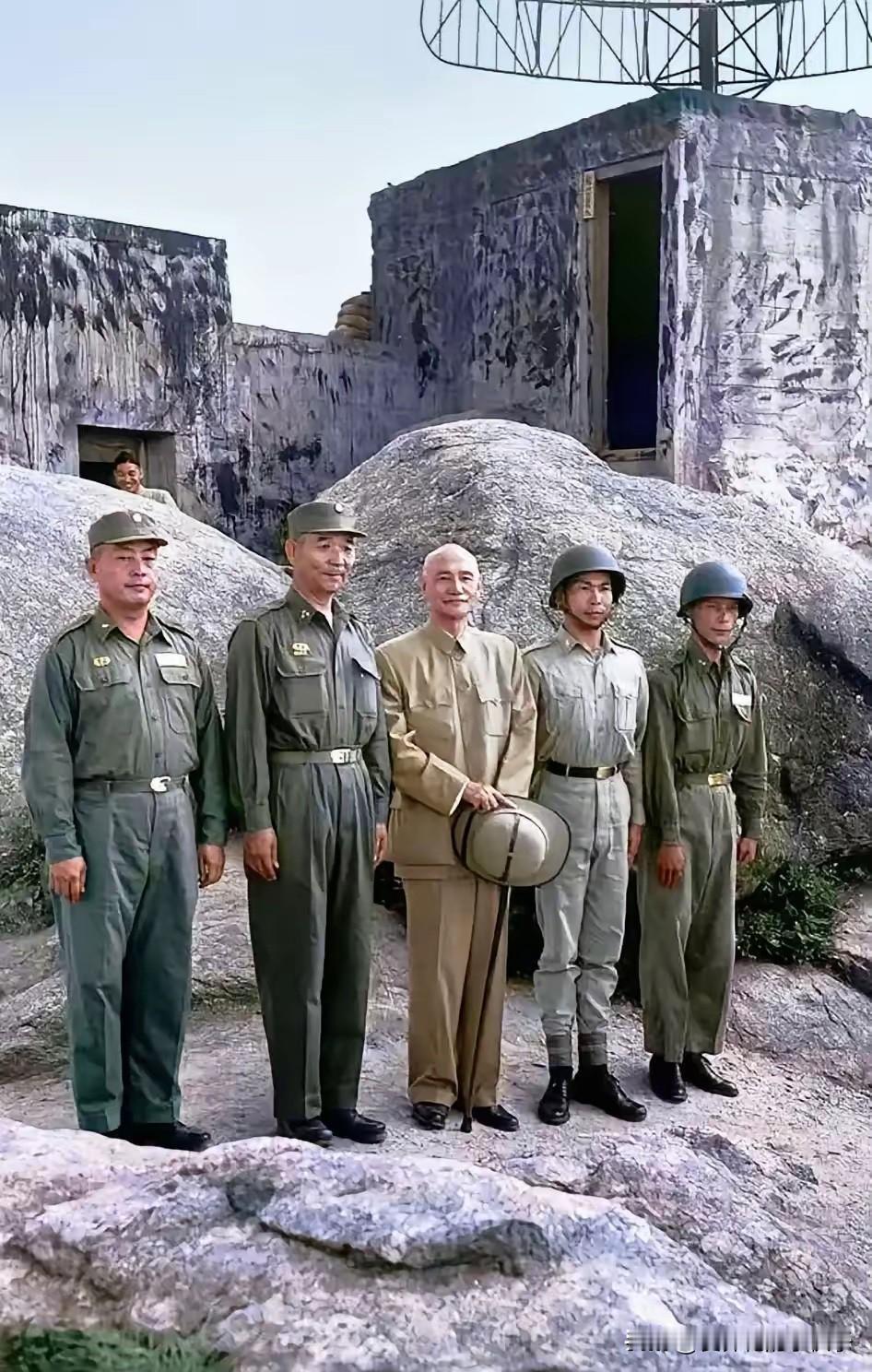 金门太武山雷达阵地

1958年8月20日，胡琏将军陪同老蒋前往雷达阵地查看防卫
