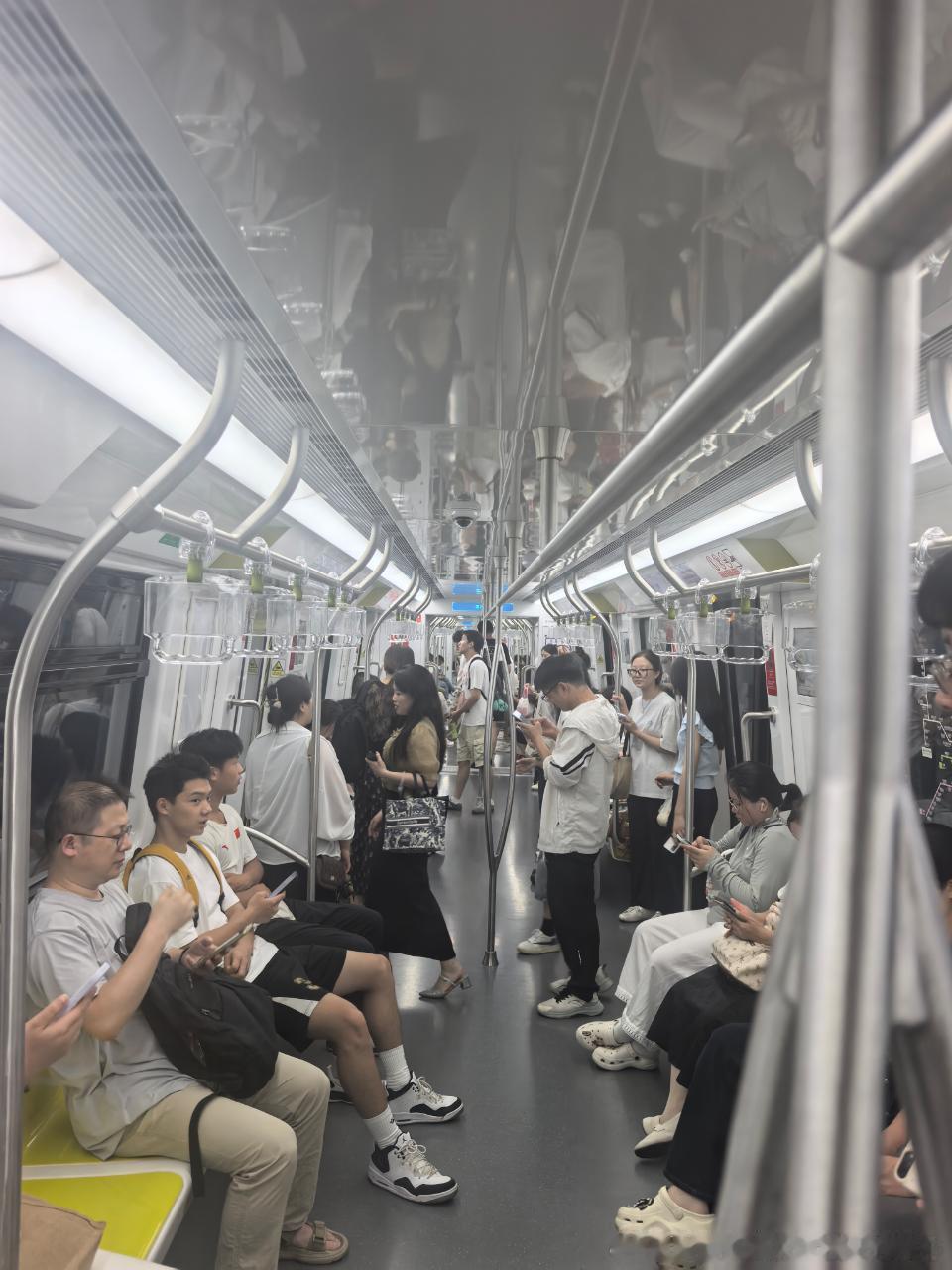 【苏州地铁 】网友：2026年8月2日（周日）18:22 苏州地铁8号线夏圩站 
