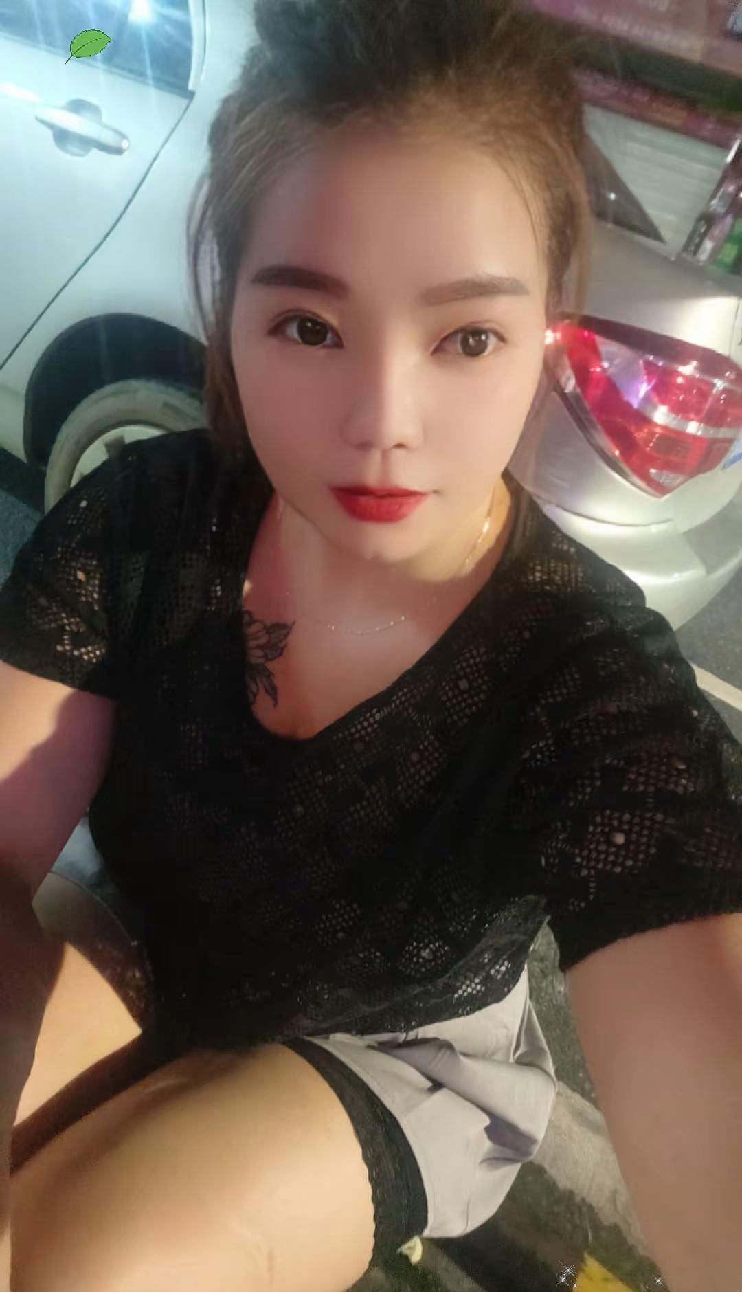 : 女人一定要有别人拿不走的东西，独立的思想，独立的经济，独立的人格，会挣钱，会