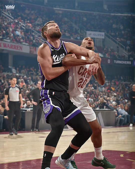 全场比赛结束，又被逆转输球，威少11分5篮板3助攻，萨博尼斯24分15篮板6助攻