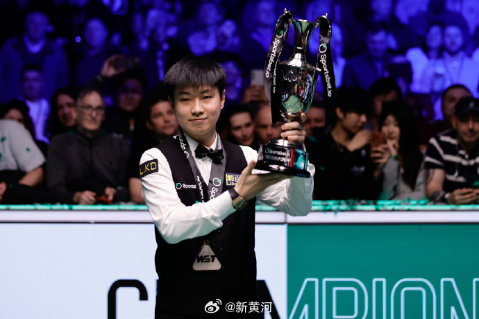 【#赵心童祝贺王楚钦世界杯夺冠#】#王楚钦赵心童惺惺相惜#  4月5日晚，赵心童