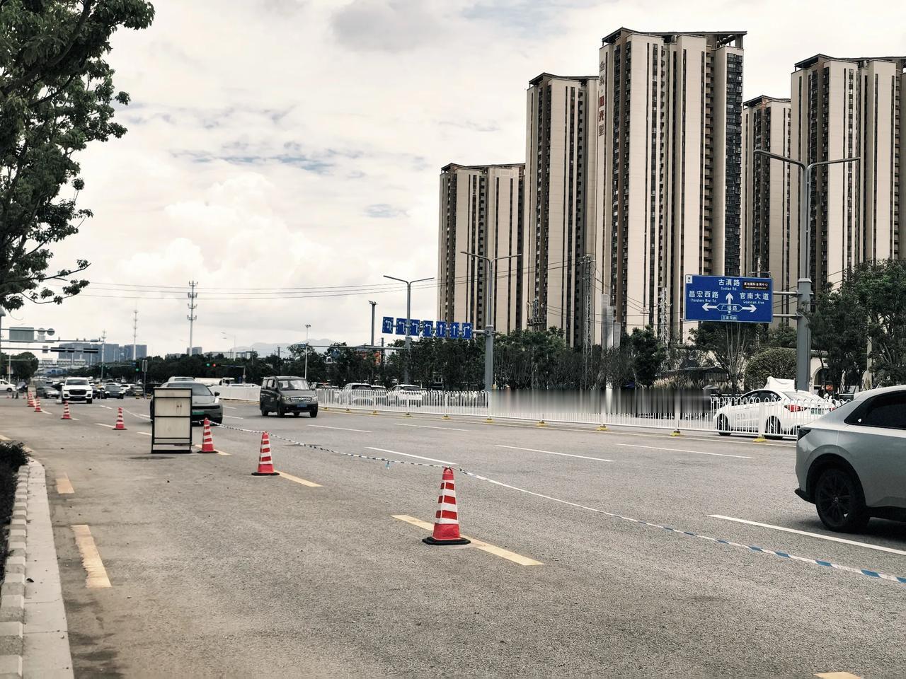 巫家坝南区广福城与巫家坝（飞虎大道）交叉口这个地方现在重要的工作就是修一座横跨立
