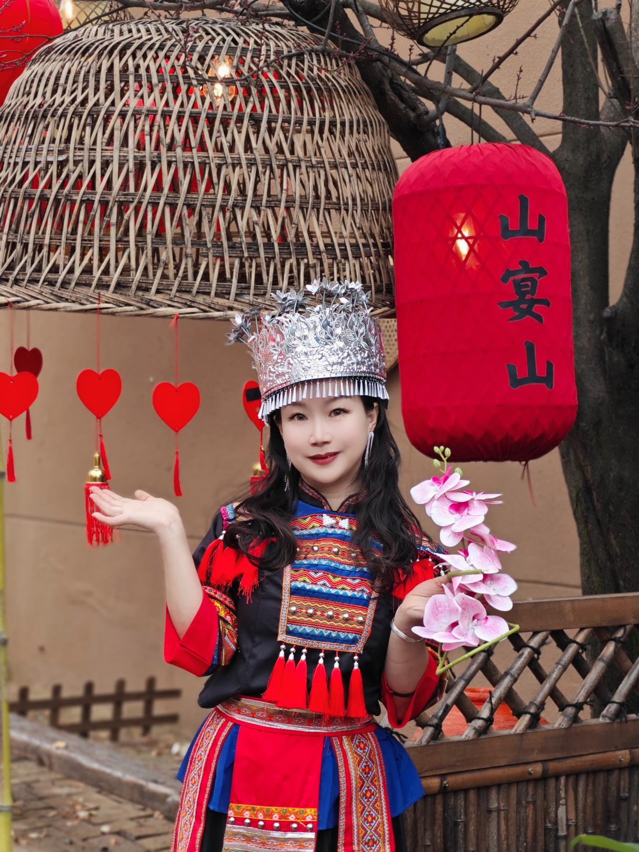 西安踏春 藏在秦岭里的云贵秘境 吃饭像度假
春风吹绿了秦岭的山，也吹来了山宴山的