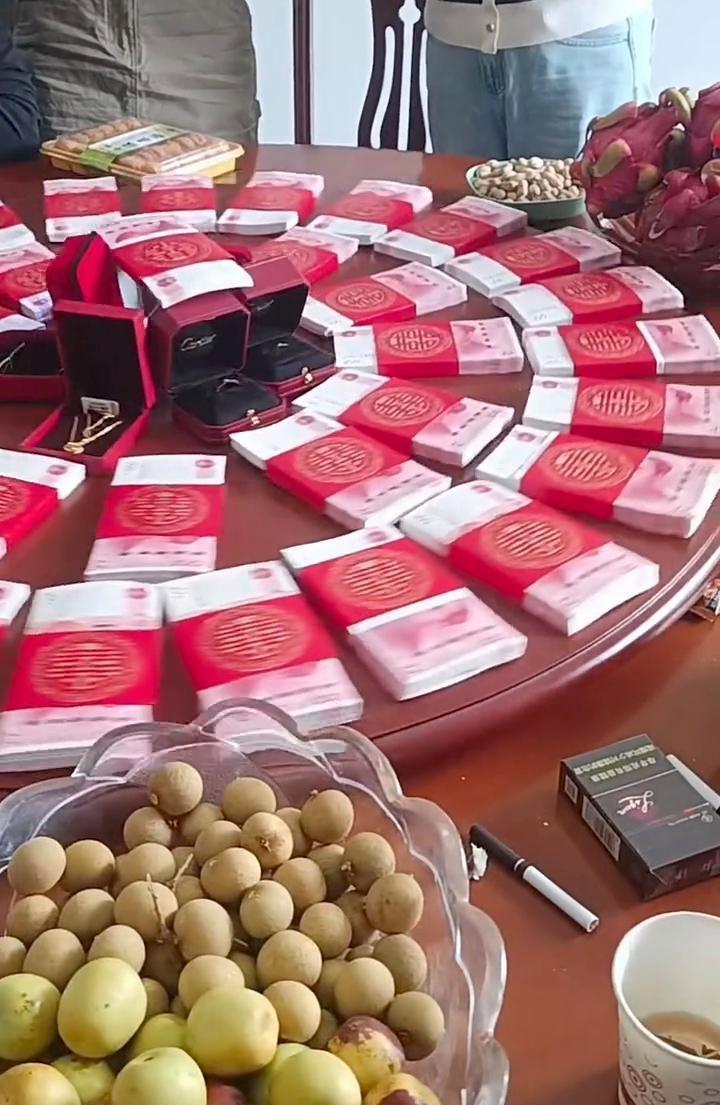想办法压价？彩礼谈到18万8，男方突然问女的“是不是处 女”。我就纳了闷了，这到