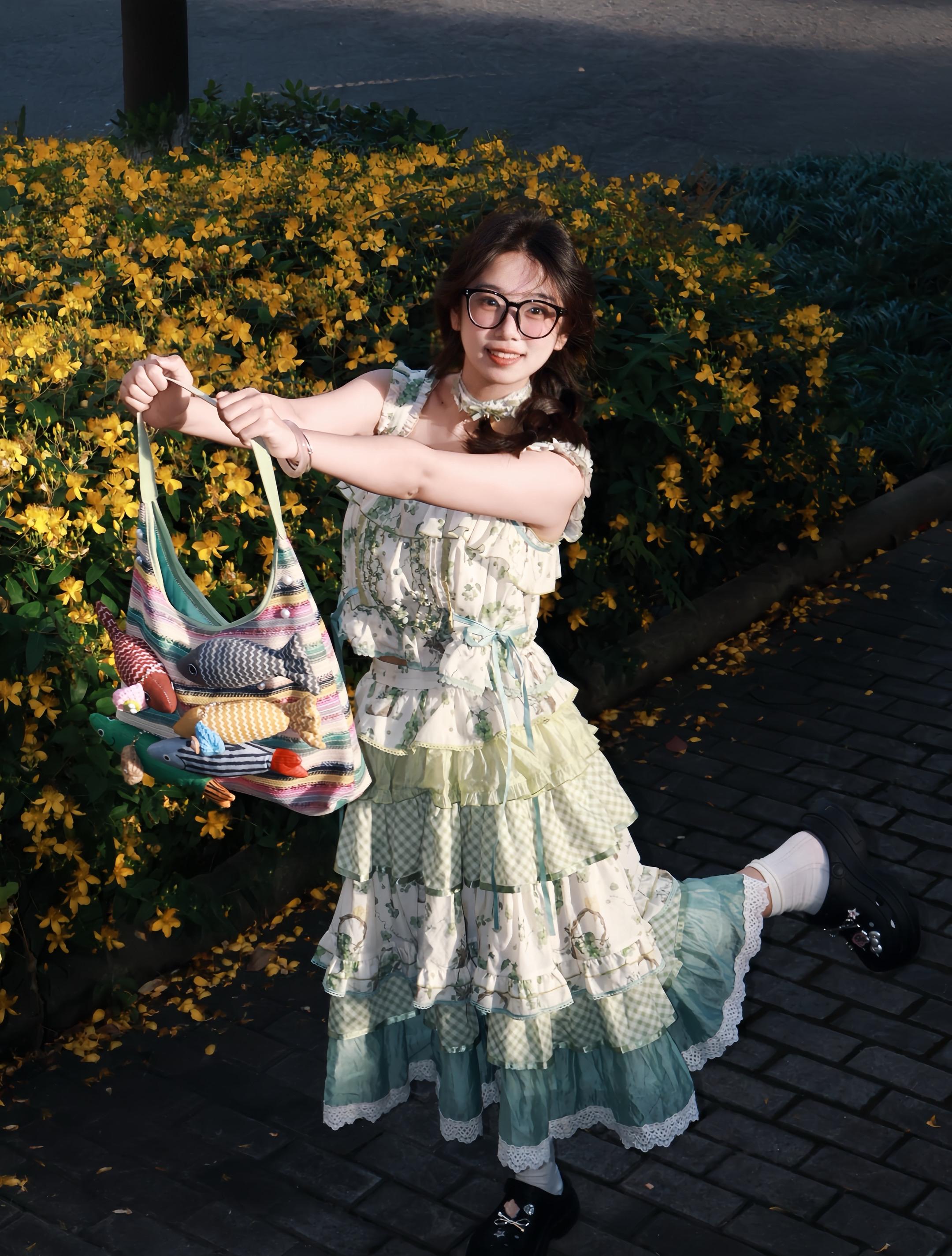 故事拉开序幕必灵箱包店