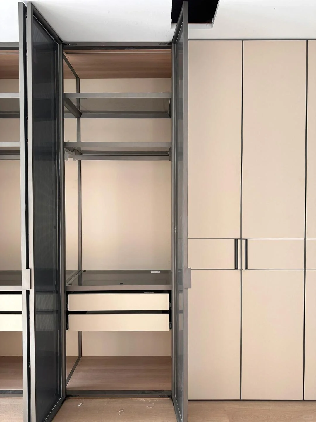 天地铰链玻璃门