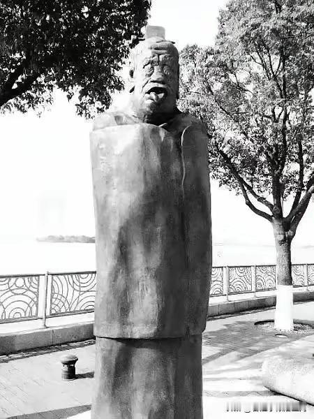 谁说清华美院不懂正常审美？不信瞧瞧他们为清？不信瞧瞧他们为清太祖努尔哈赤塑造的雕