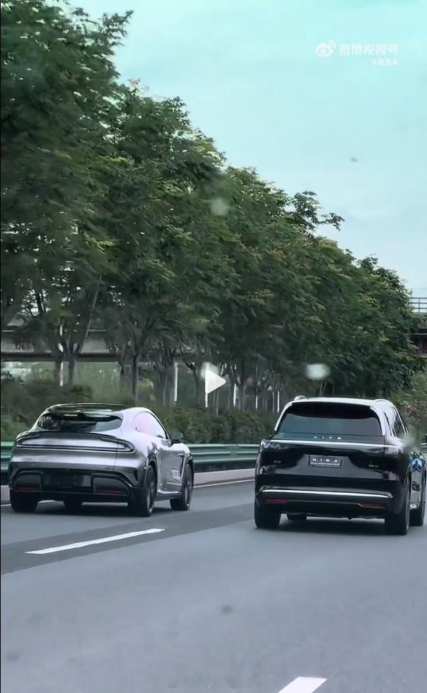 小米YU7 还是叫CUV吧 ​​​