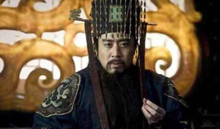 刘备自称皇室后裔，为啥迟迟不称帝？


刘备自出道起就打着 “中山靖王之后” 的