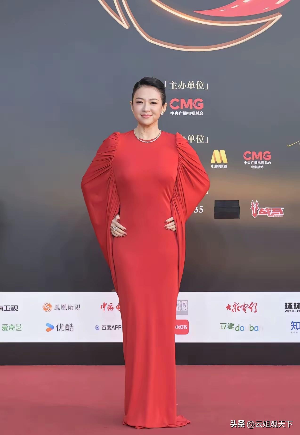 女神也发胖，我凭什么焦虑？
 
章子怡老了，
也胖了20斤。
曾经的巩俐脸、国际