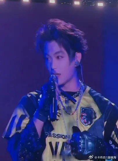 丁禹兮音乐节大屏 