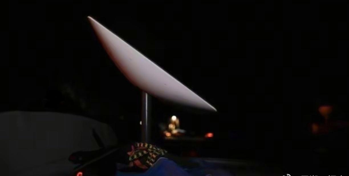 🇮🇷军方干扰器现在瞄准了星链网络，切断卫星连接。 
据lranWire报道，