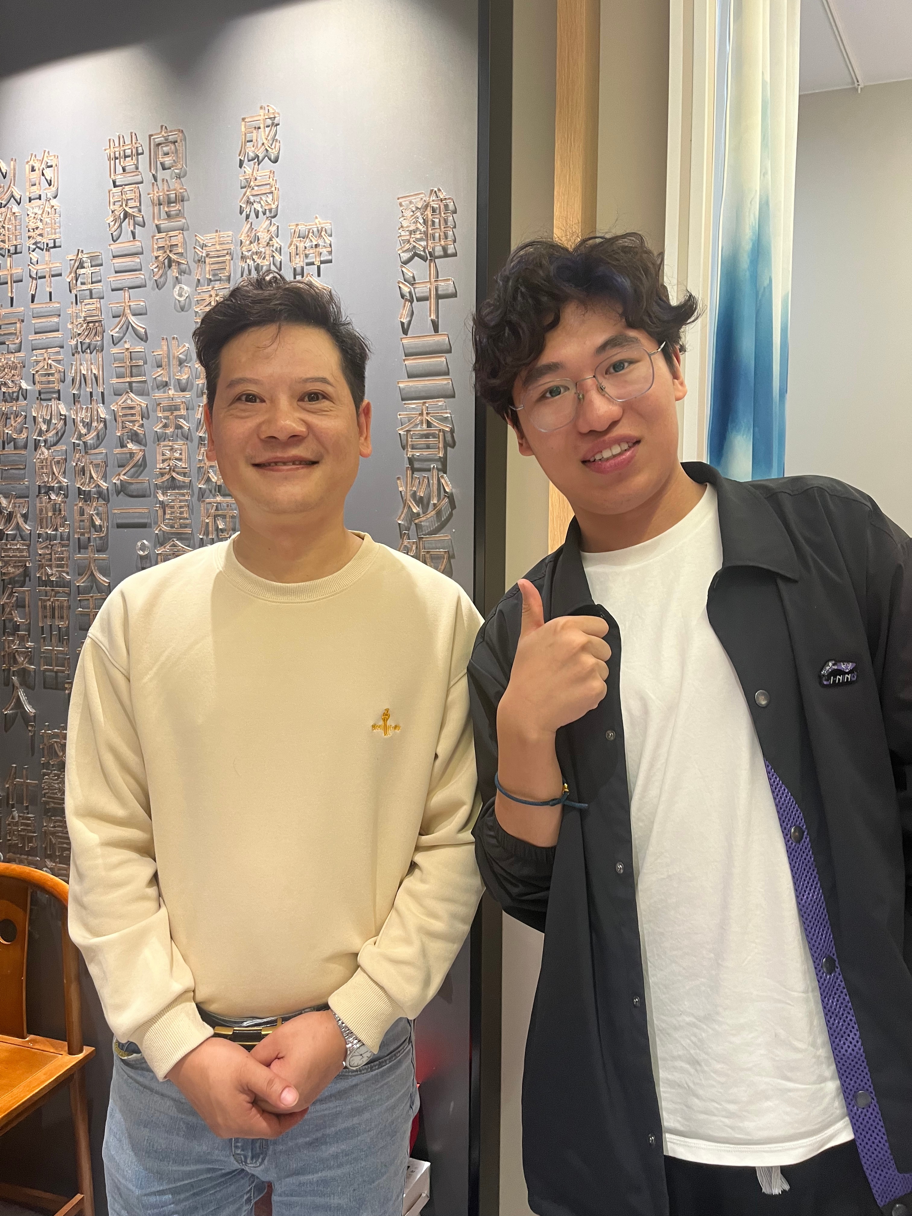 终于吃上正宗扬州炒饭啦[舔屏]这炒饭588一份，不过我已经把大师制作全拍下来，接