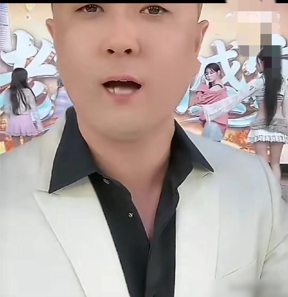 人刚到韩国，就有人往我背后捅刀子，直接给品牌方打电话：不许破价！
我在这边一家