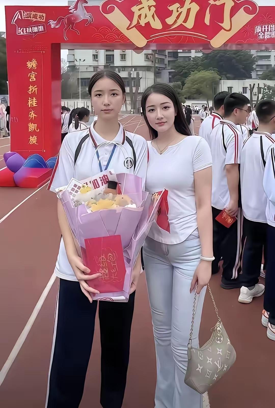 6月8日，高考第二天！

到了高中，你会发现：

​通过昨天语文和数学两场考试，