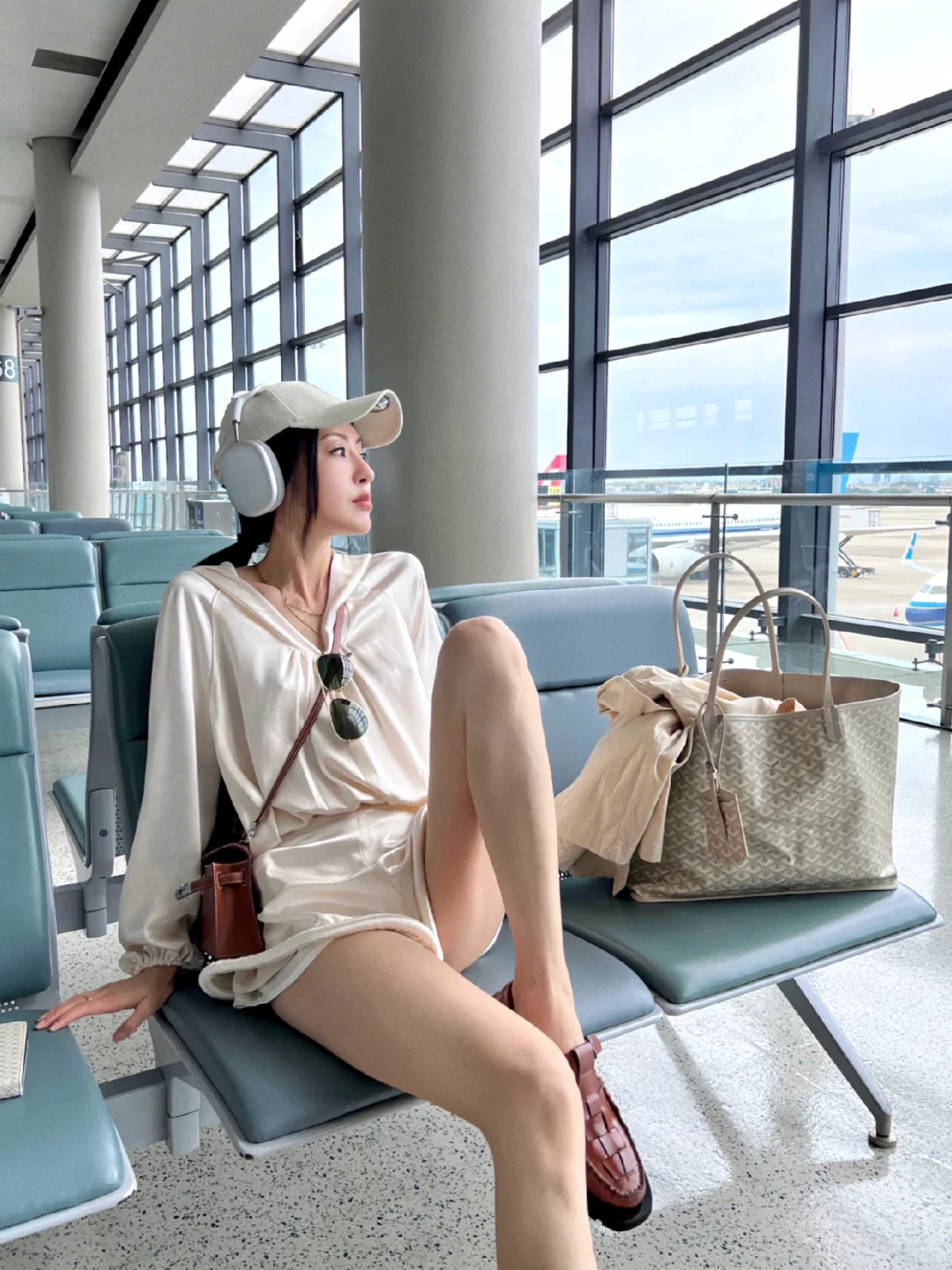 ✈️登机口遇到的🎧女孩