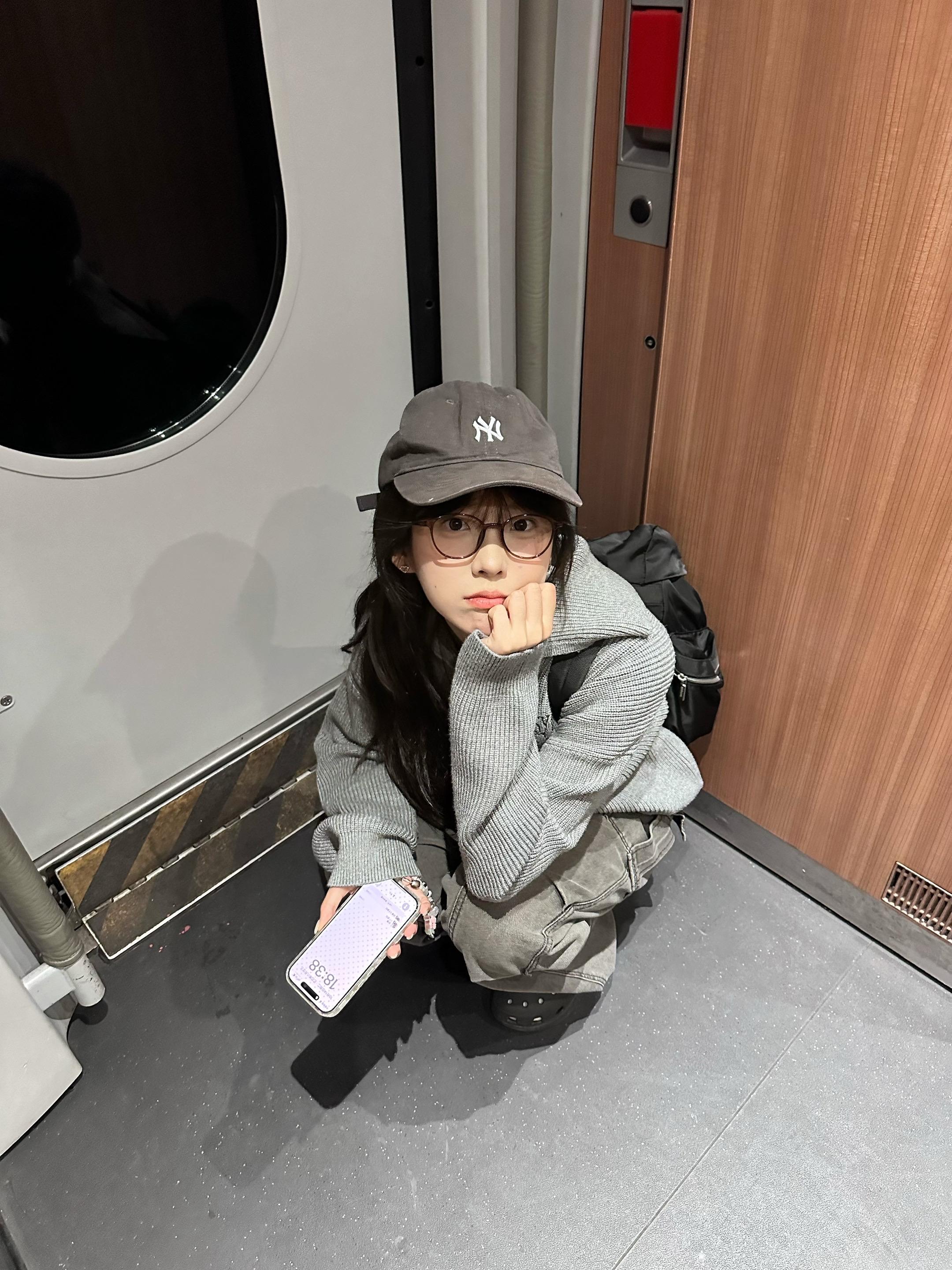 有人嫌见一面的车票太贵 开车太累 有人辗转奔波就只为见你一面