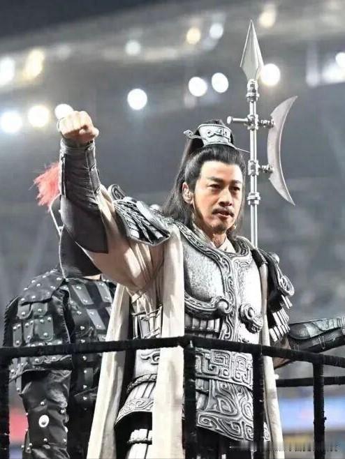 宿迁2-0南京
 
谁能想到，足球赛场还能这么燃！苏超宿迁对阵南京的比赛，直接上