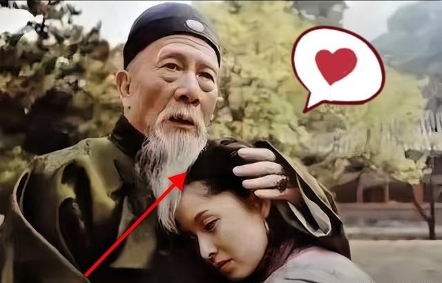 一八七六年粮草断绝，朝廷不管时。六万大军在戈壁滩上眼瞅着要饿死了。左宗棠直接下了