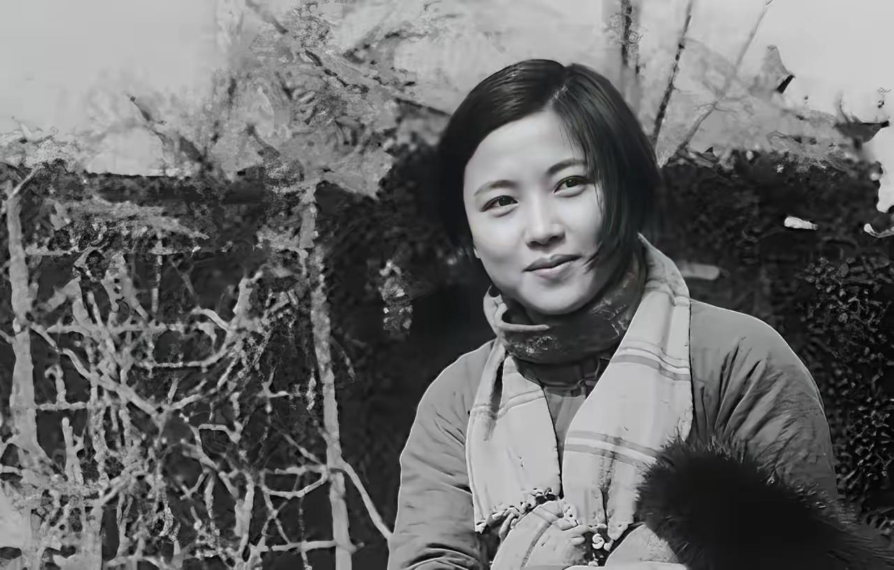 陆璀，1914年生于浙江吴兴，清华大学社会学系毕业。她年轻时容貌秀丽，气质端庄温
