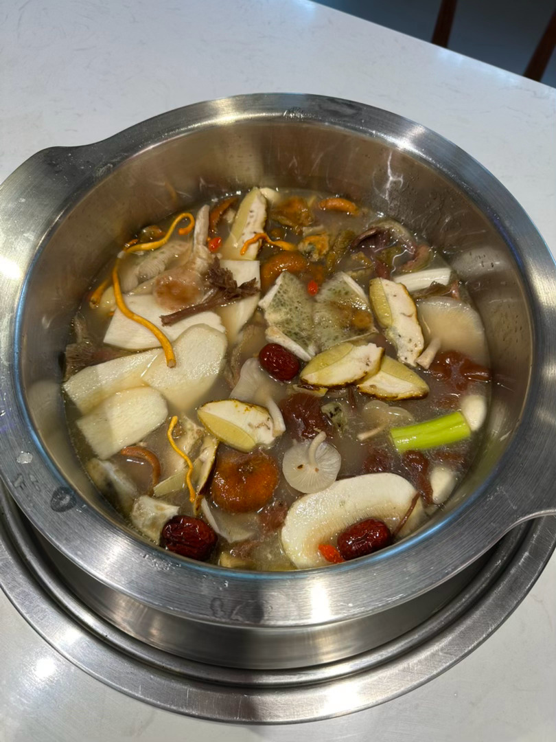 日渐圆润 今年的第一锅新鲜野生菌火锅在楚雄吃爽了～ 楚雄