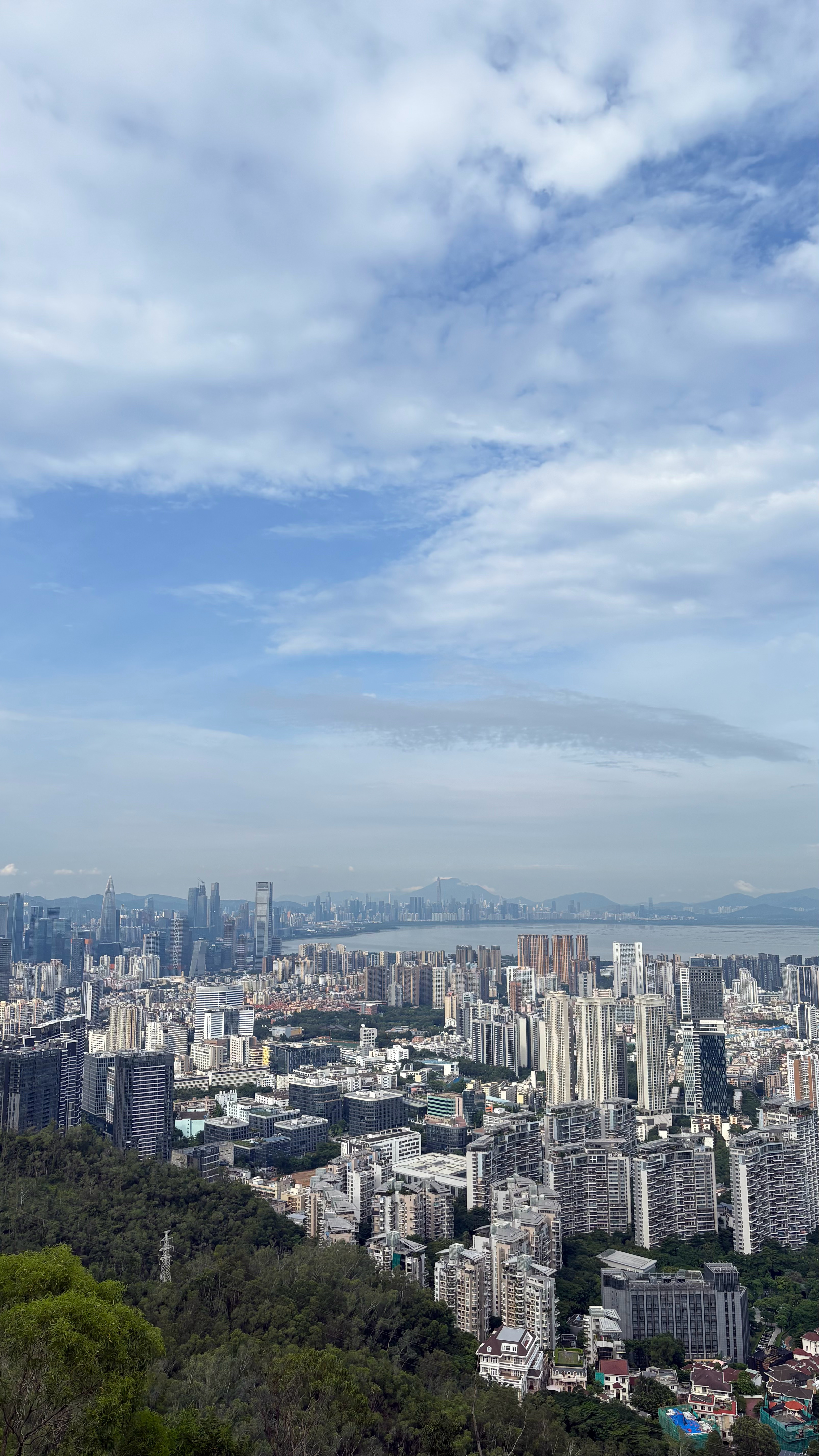 台风过后的天空🌌。。。。 深圳·深圳大南山改革开放纪念公园(东北门)