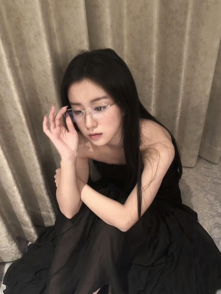 包上恩 💛包上恩周挽 💛包上恩炽夏 人在冬天，更像一只猫。去拥抱，就很好。