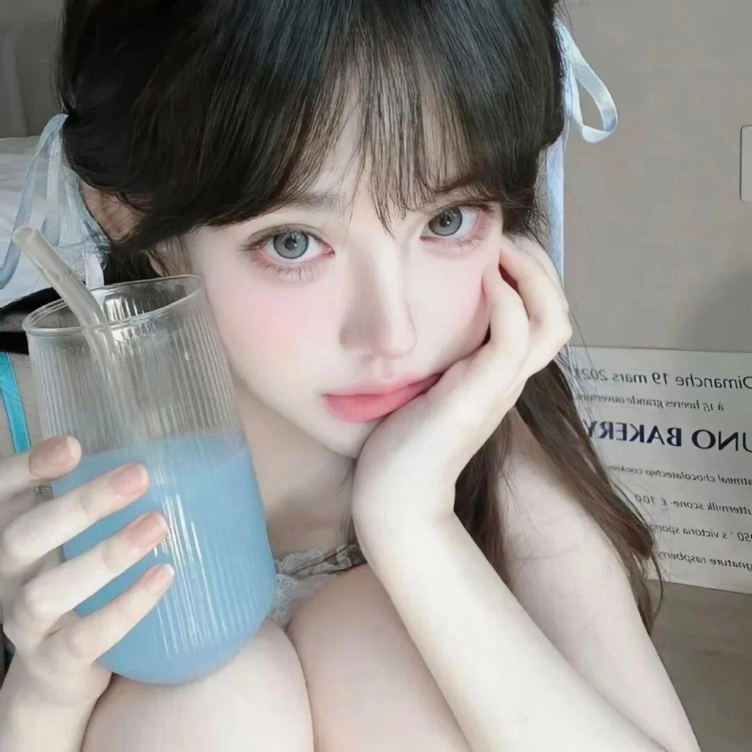 𝙒𝙚𝘾𝙝𝙖𝙩女头｜优质女头｜ins小众头像无水印[给你小心心] ​​