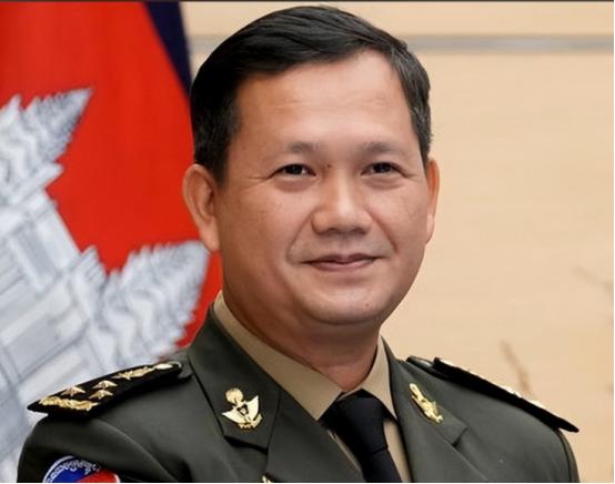 柬埔寨首相洪玛奈圆满结束参加上合组织的相关议程，启程从天津返回柬埔寨。
 
20