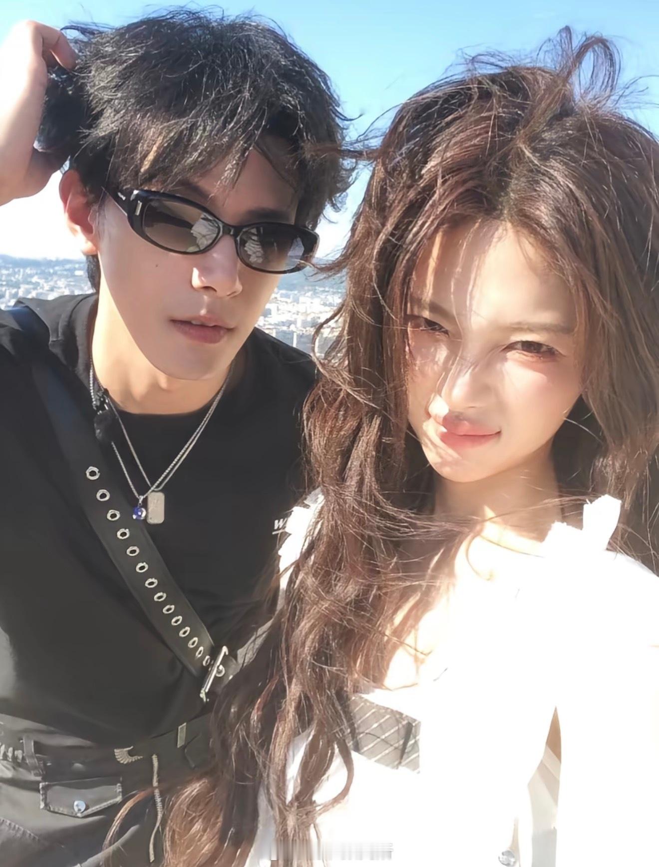 杨超越邓凯 你别说还真别说 有那味儿了 懂事的导演已经递本子了 