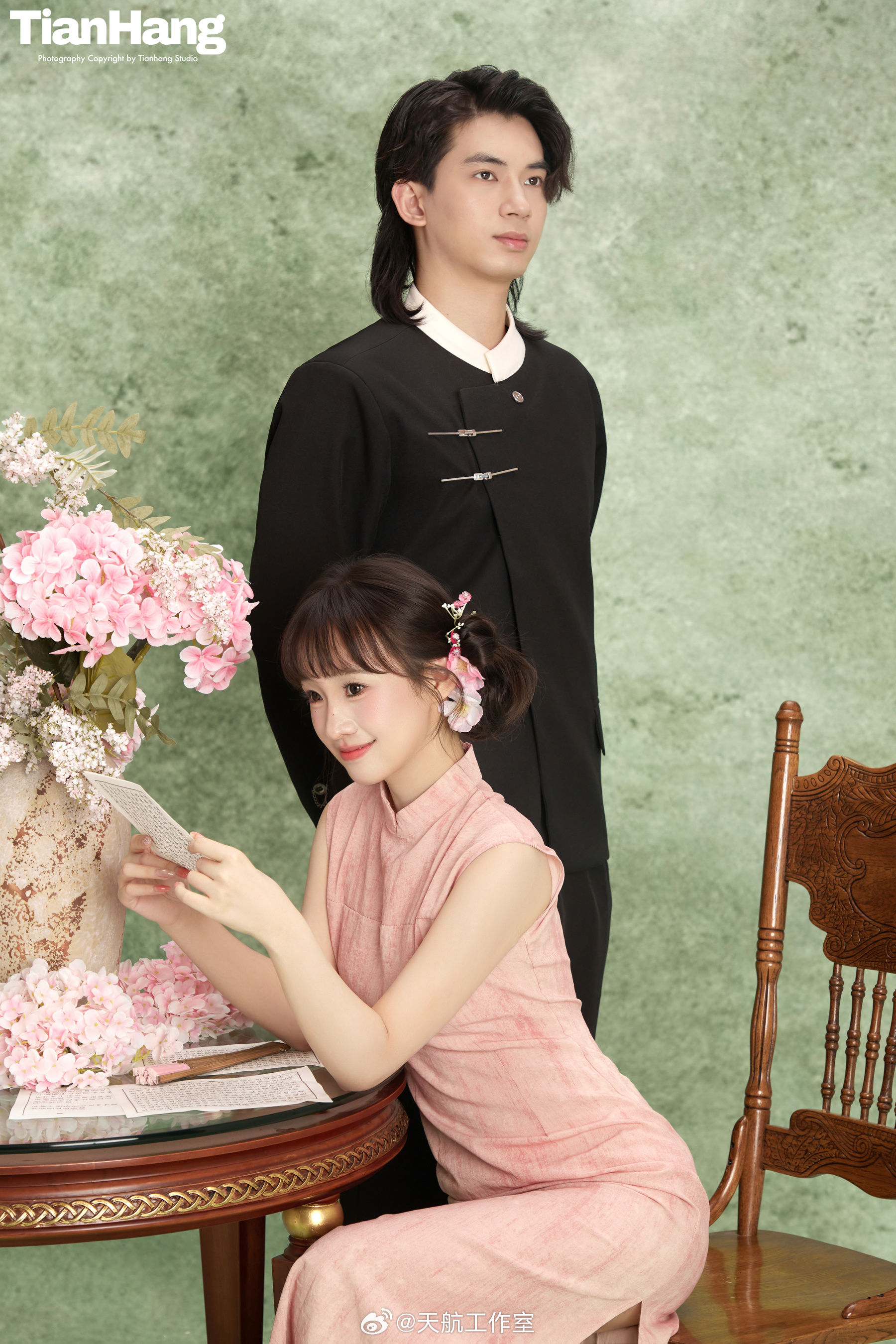 ✨情侣棚拍分享温婉入镜 情系朝夕💕天航工作室新中式少女心棚拍情侣写真旗袍