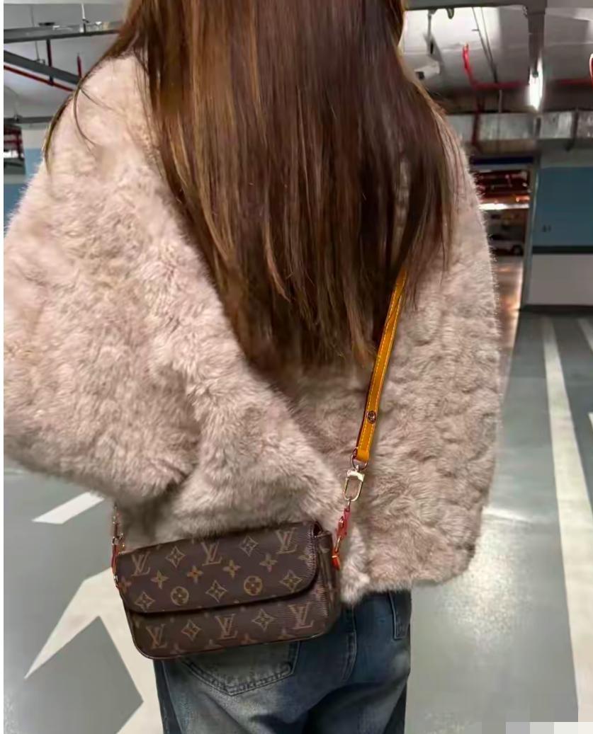 月薪3500，买了个LV包包，
全是背后议论：“虚荣、不自量力、打肿脸充胖子。”