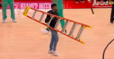 又在修——火箭这球馆维修师烂透了！
光本赛季我看的比赛之前都有2次计时器出错，连