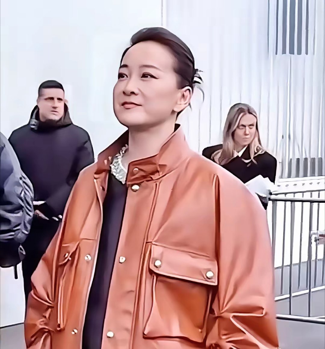 为什么贾玲自从减肥过后就再也没上过春晚，不带艺人了？贾玲变了大家看她告别过去成为