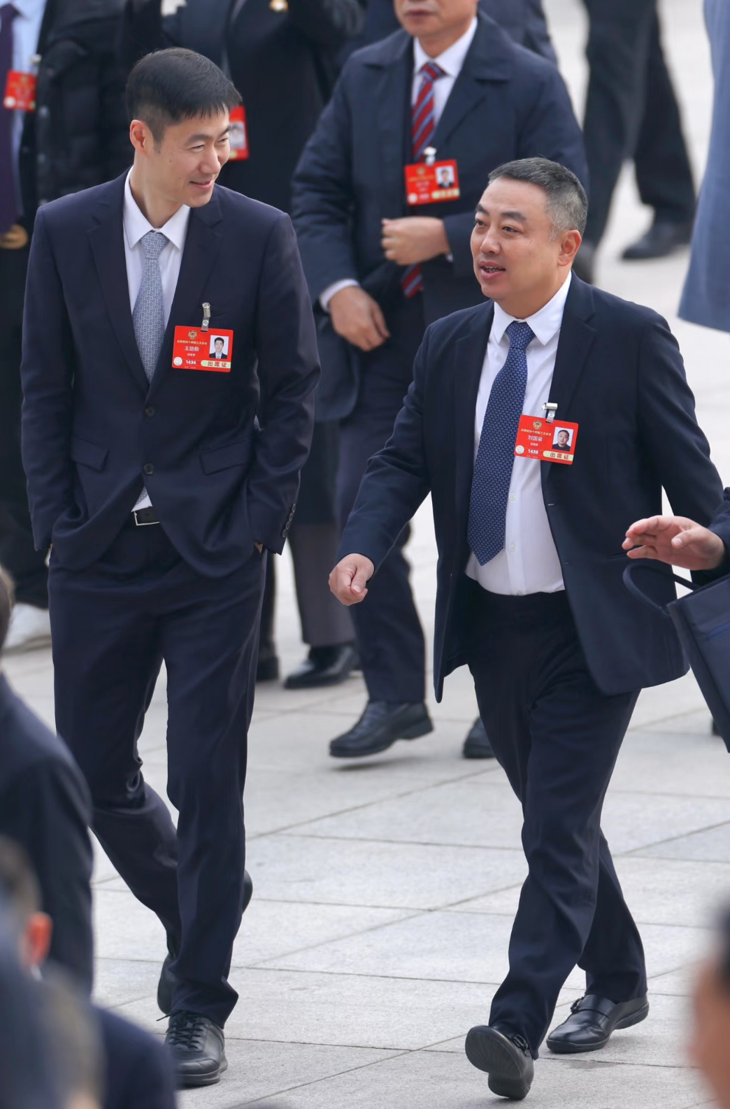 刘国梁辞职王励勤当选中国乒协主席  新老乒协主席前段时间的同框 值得纪念 ​​​