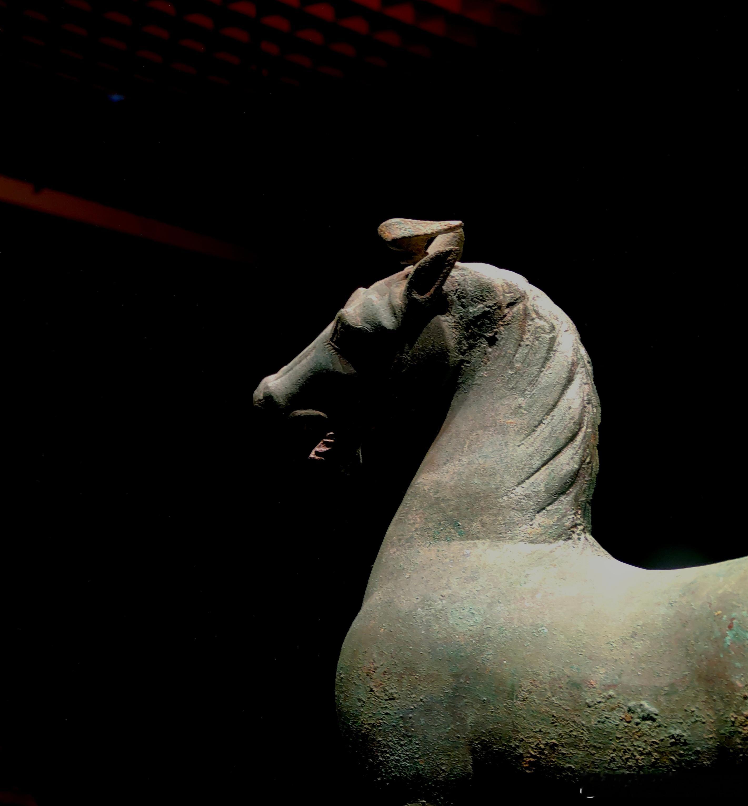 195件禁止出国出境展览文物  Ⅰ-13铜奔马东汉（公元25-220年）甘肃省博