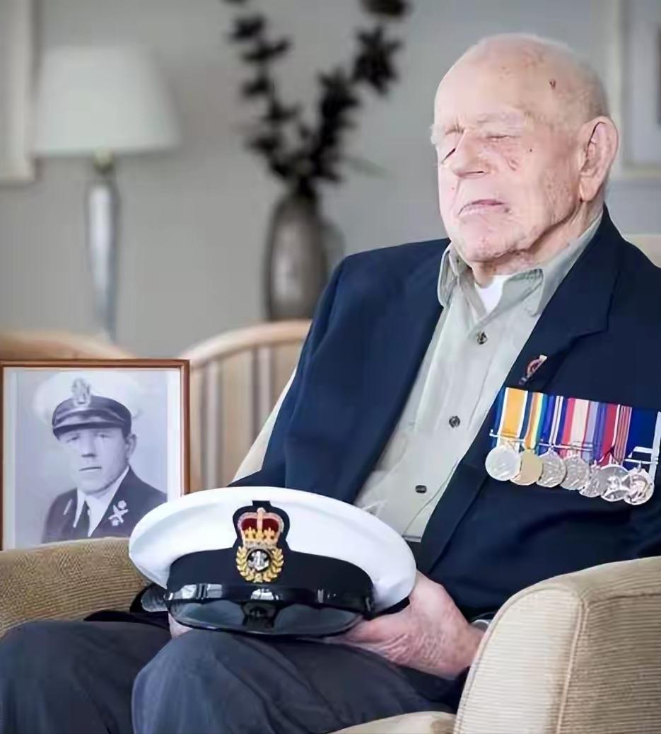 英国退役中将、帝国兴衰研究专家约翰·格卢布直言：美国即将迎来的建国250周年，不